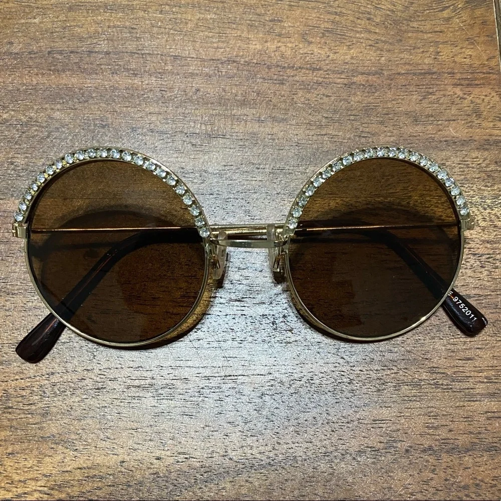 Primark round diamanté